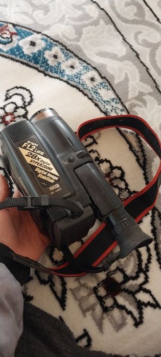 100%kafolat holati chotki zaryadnik 3ta batareyka bilan beriladi