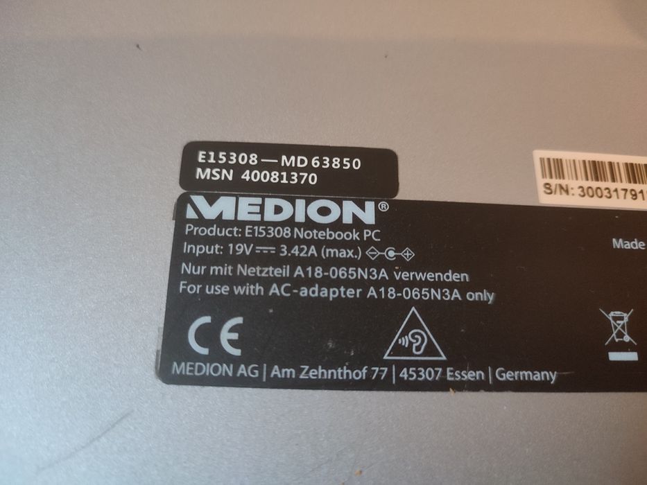 Carcasa Completa + Tastatura + Balamale - Medion E15308 MD63850