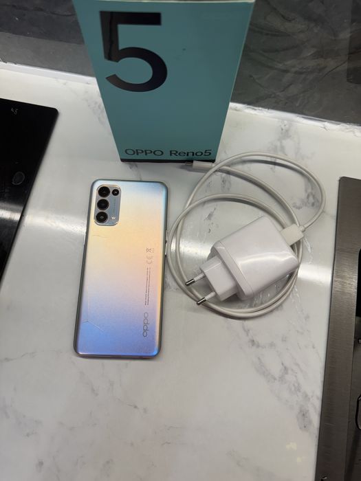 Продам смартфон Oppo reno 5