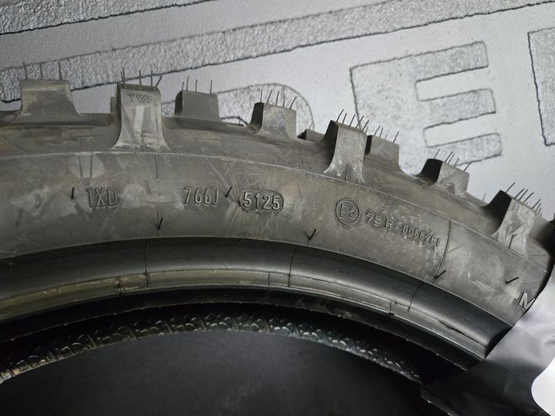 140/80/18  METZELER