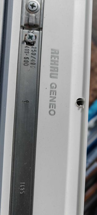 Vând fereastră tripan,usi tripan u utilizate în showroom