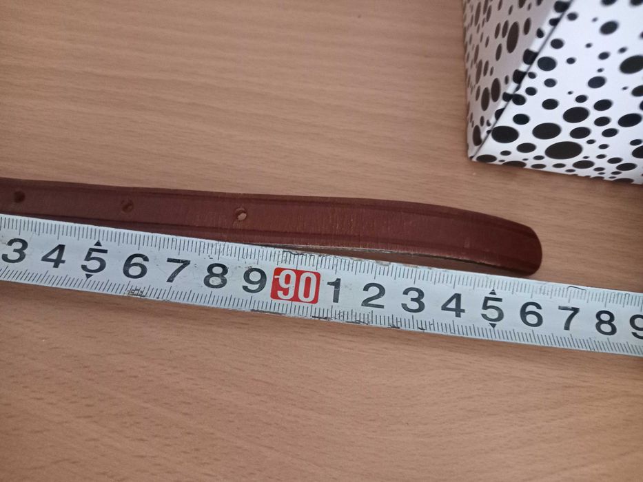 Продавам кожен дамски тесен колан 96см.