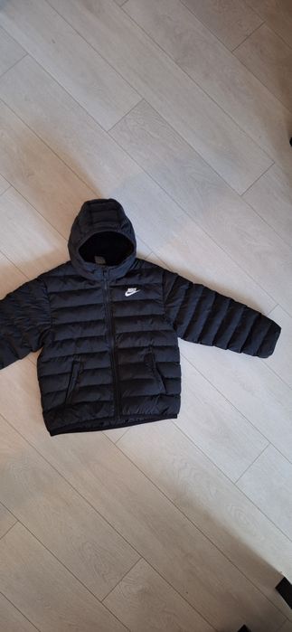 Vând geacă Nike copii marime M