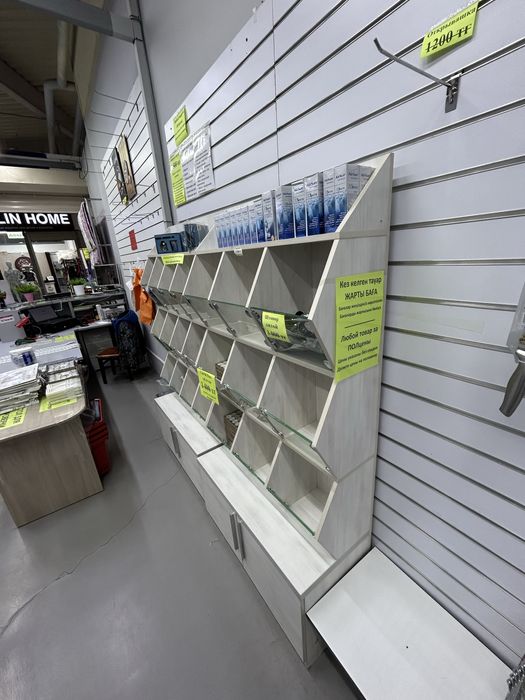 Стеллаж с ячейками