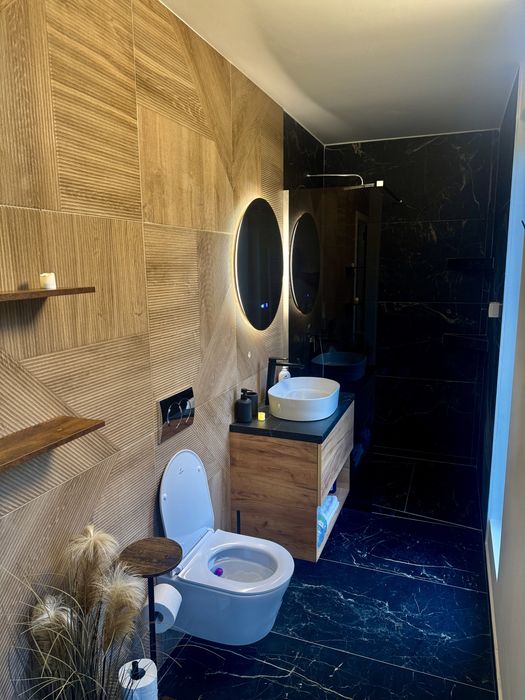 Cabana exclusivista WINGS de inchiriat cu 2 dormitoare 4-6 persoane ciubar/jacuzzi