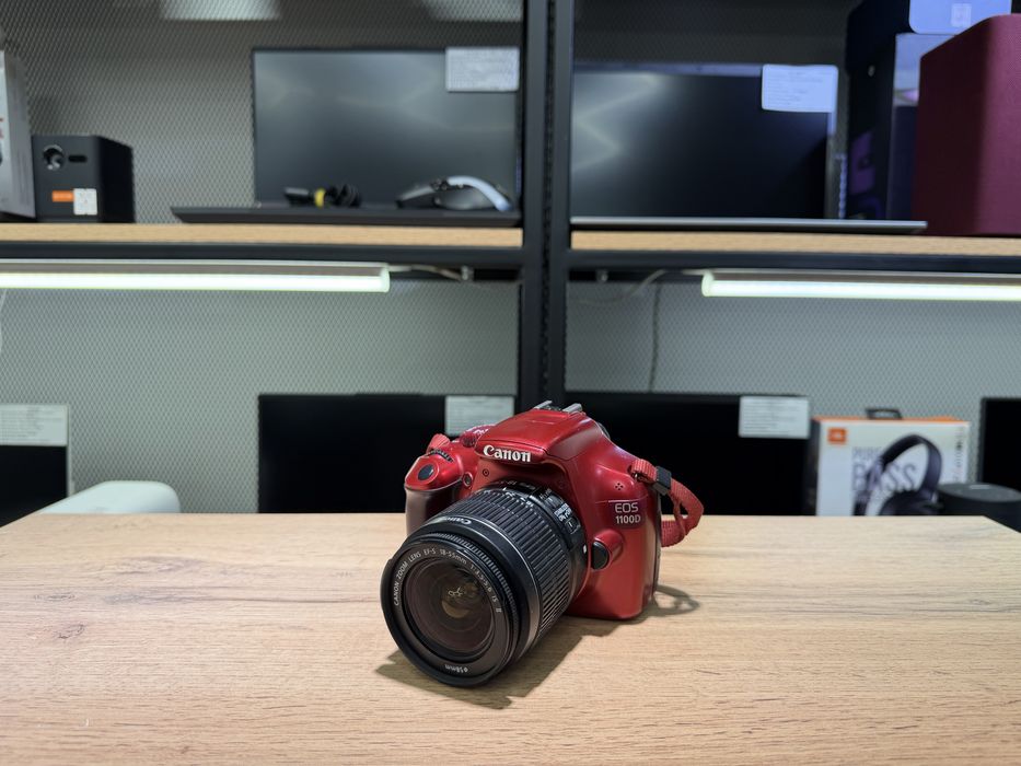 Фотоаппарат Canon EOS 1100D, 18-55 mm, флешка 16 ГБ, 1957/А10