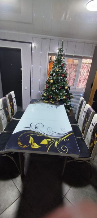 Продам кухонный стол с 6 стульями, б/у