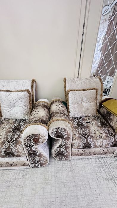 Диван с кресломм