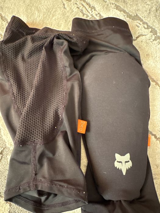 Genunchere fox d30 L