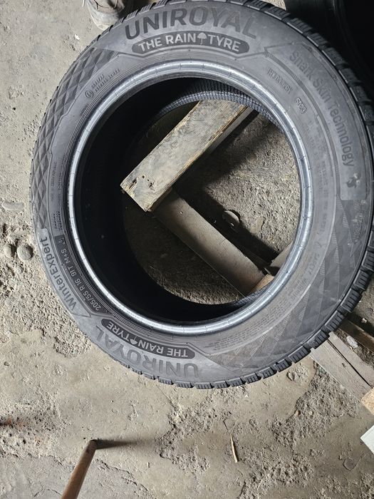 4 anvelope iarna 205 55 16 Uniroyal 2023