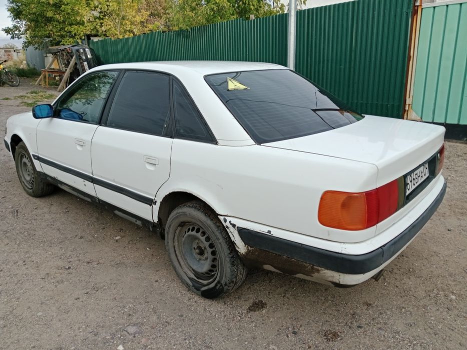 Продам машину срочно Ауди 100 с4