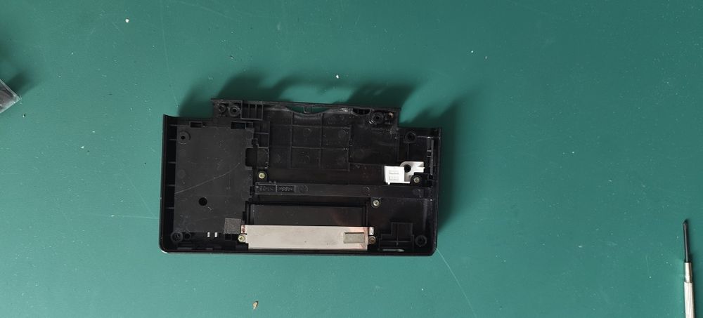 Nintendo DS Lite на части + два корпуса (черен и бял)