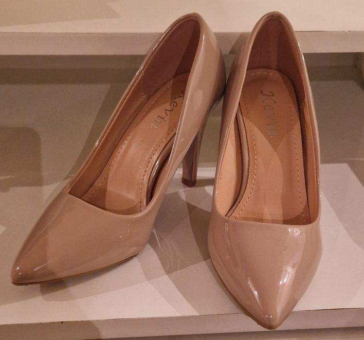 Продам туфли лодочки