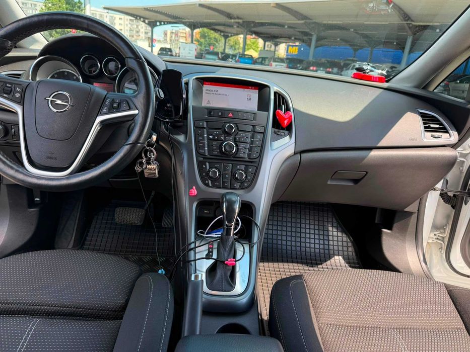 Vand Opel Astra J cutie automata