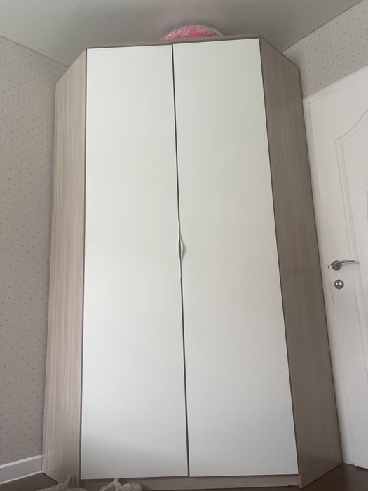 Вместительный удобный  угловой шкаф МДФ в спальню