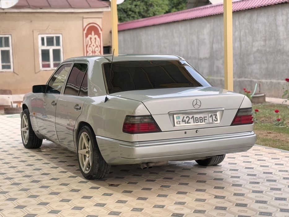 Мерседес бен Е320