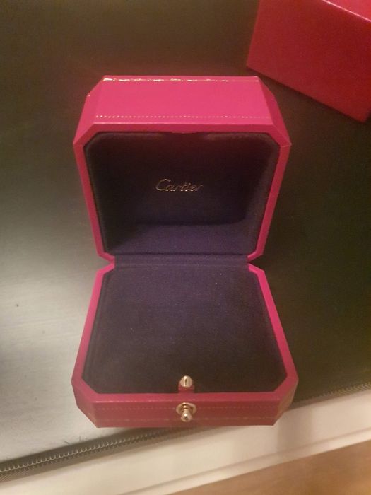 Кутия Cartier за пръстен