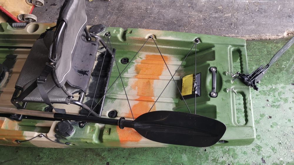 Caiac de pescuit cu pedale 3.20m