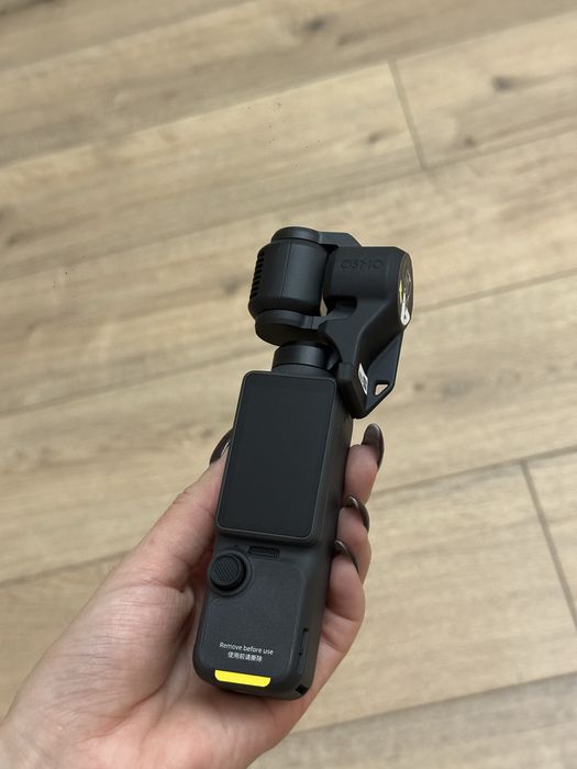 DJI Osmo Pocket 4 Creator Combo