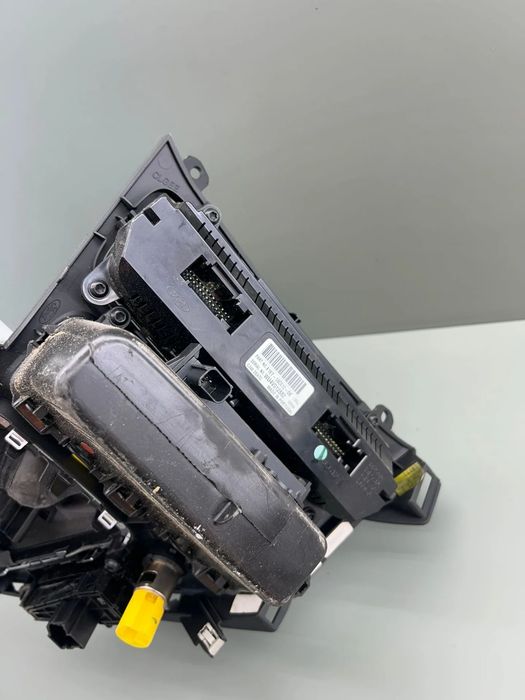 Consola centrala F1ET18C612DE / F1EBA044H83A Ford Focus