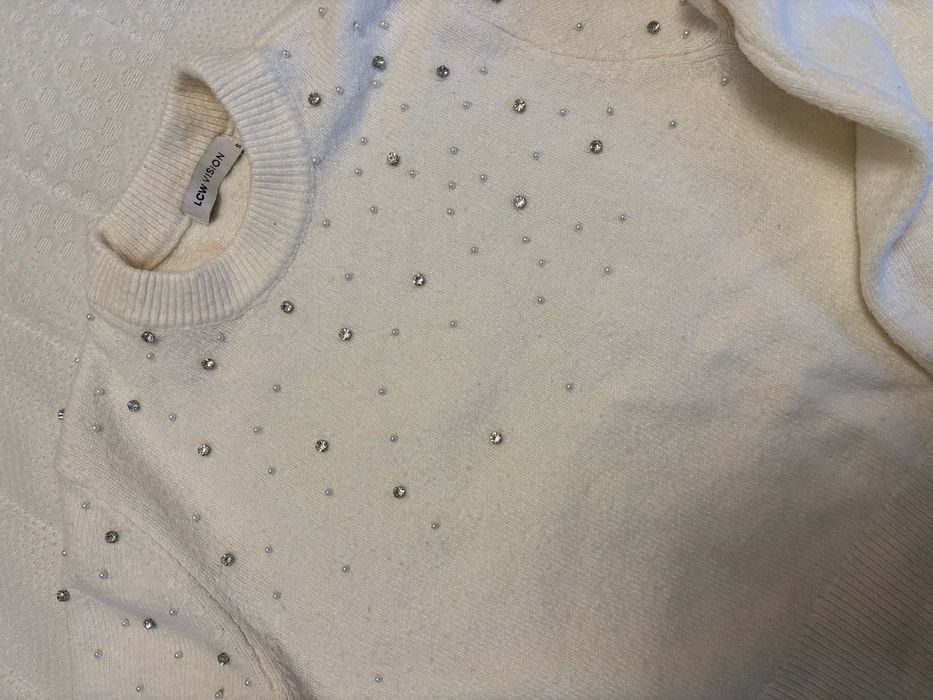 Пуловер LCW с перлички и камъни