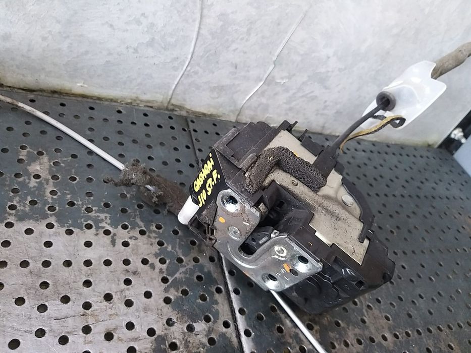 Broasca usa stanga fata nissan qashqai j10 facelift