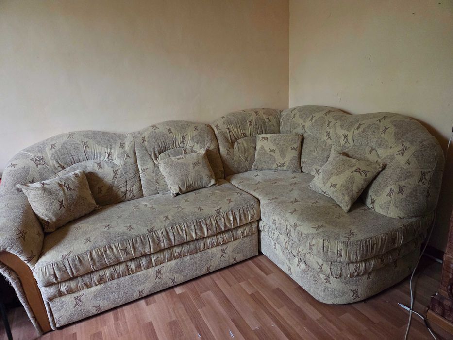 Canapea de colt extensibila cu lada