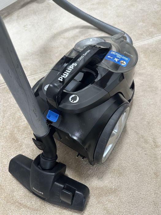 Пылесос  philips отлично тянет plisos