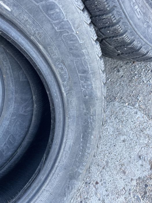Комплект зимних шин