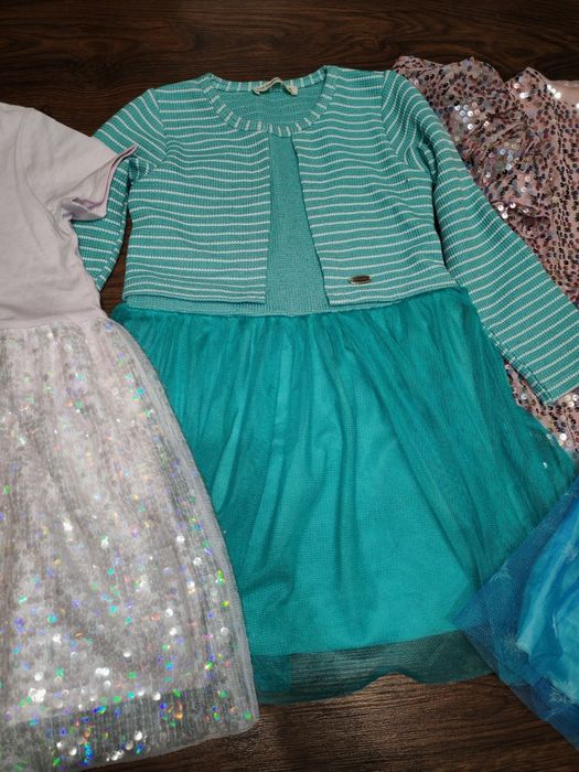 Лот от роклички за госпожица 5/6години