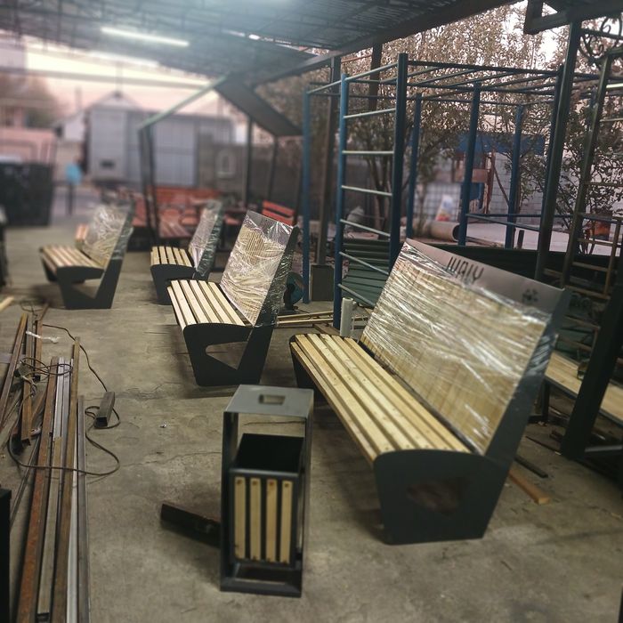 Скамейки скамейки урны