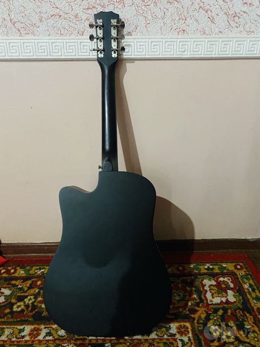 arzonga akustik gitara bor