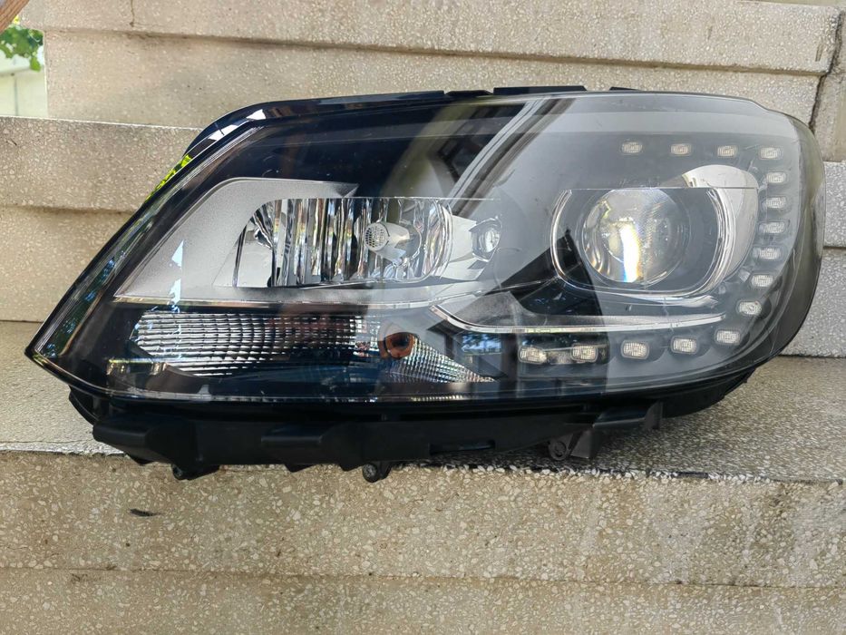 Фар VW Touran Bi-Xenon LED ляв / Фар VW Caddy / Фар Туаран Кади Оригинален
