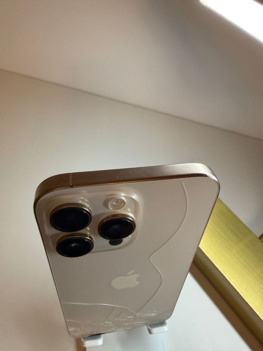 Iphone 16 pro max / 256 GB / 90% / Cutie + Incarcator