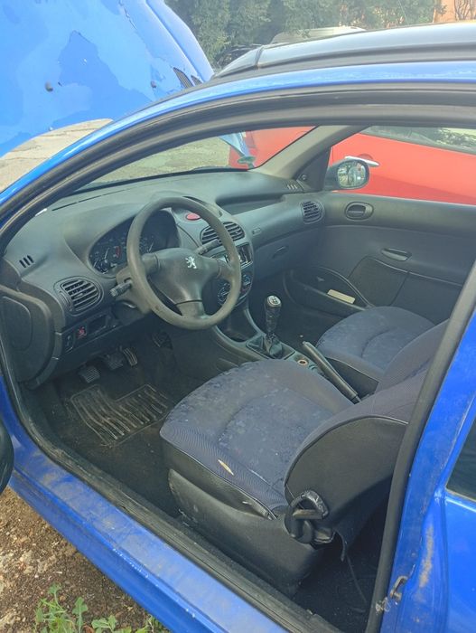 PEUGEOT 206