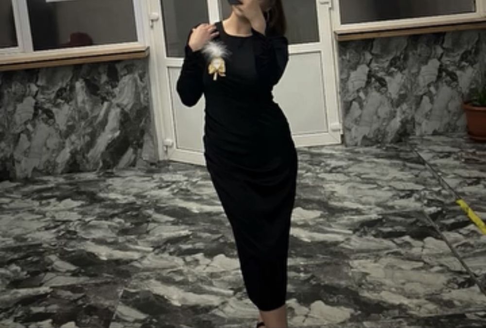 Продам платье вечернее атласное