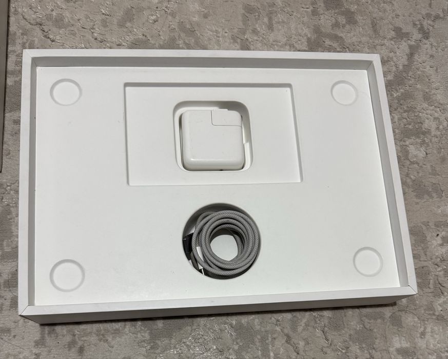 Продается macbook air m2