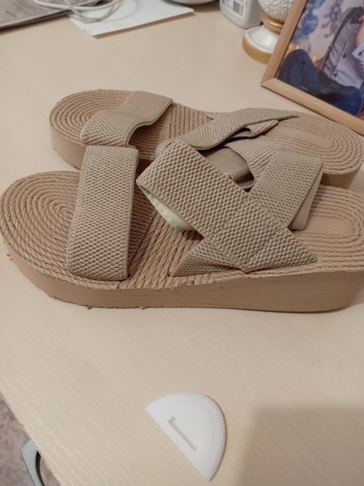 Продам новые летние босоножки
