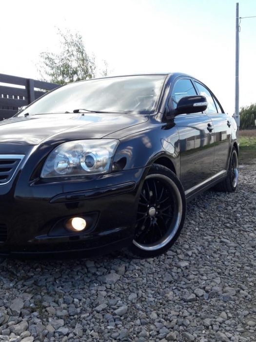 Capota motor toyota avensis