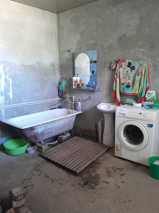 Залинида ховли сотилади тахминан 170 кв