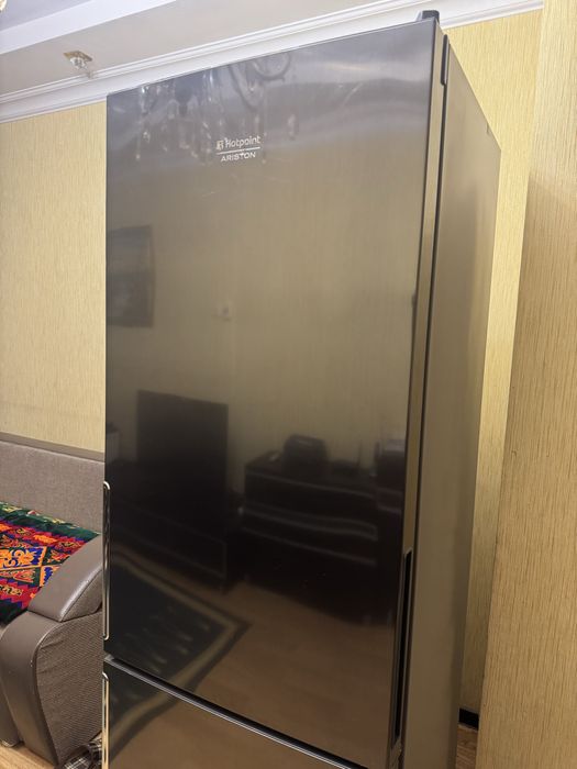Продаётся холодильник Ariston