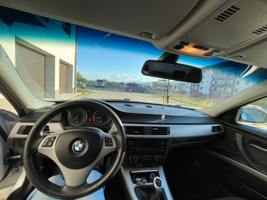 Vând BMW 320i E90, 2.0 benzină, 150 CP