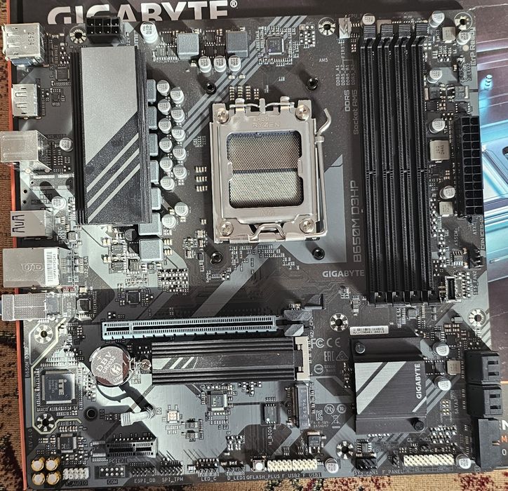 Мат плата  под am5 b650m