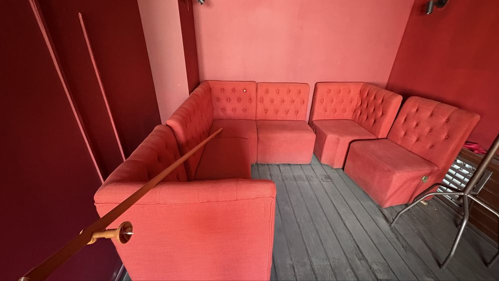 Продам диван для кафе