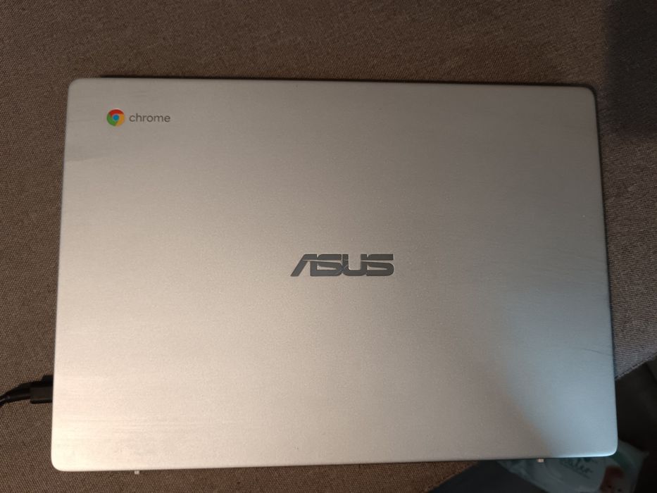 Лаптоп Asus Chromebook C423N