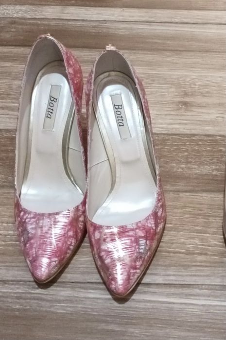 Pantofi cu toc stiletto