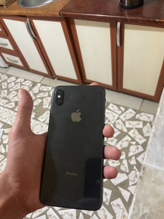 Iphone xs max 78 yomks 64 gb