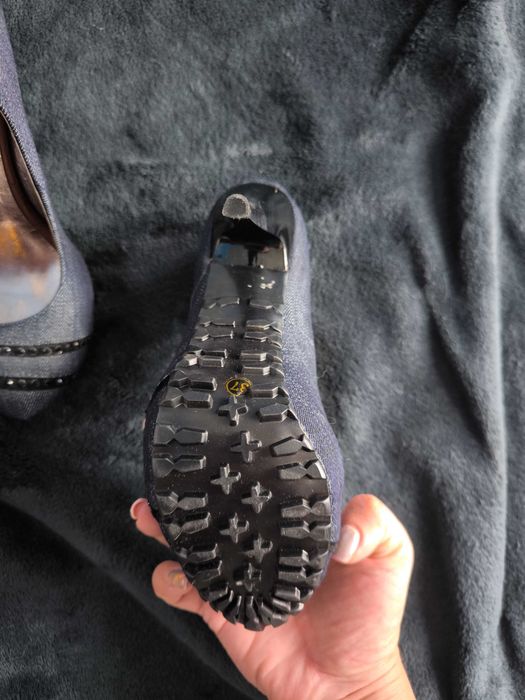 Продавам нови обувки