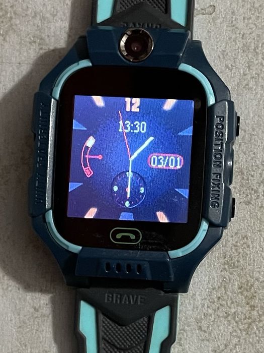 Ceas cu SIM pentru scolari cu aplicatie pentru localizare