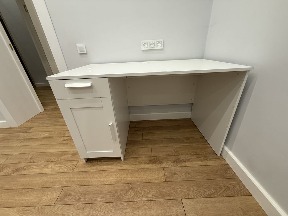 Стол/ //////////////:////::